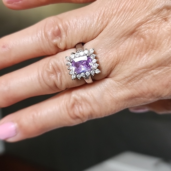 Unknown Jewelry - Lavender Gemstone Ring